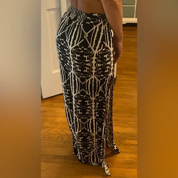 Express Maxi Skirt with Side Slit - Picture 3 of 6